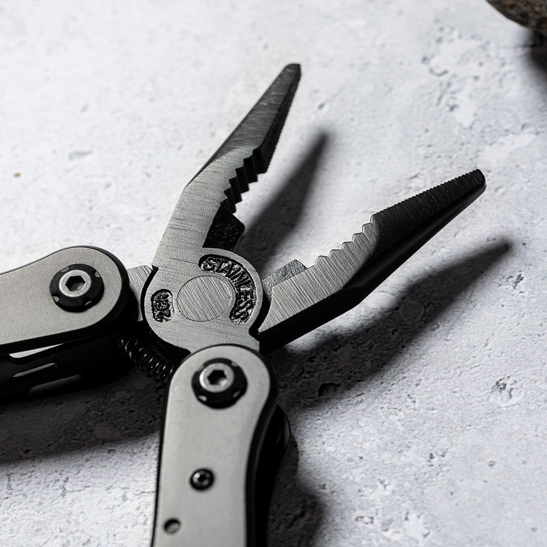 Multiutensile pinza 13 funzioni acciaio inox 31 1589